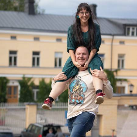 Jennifer and John UUDLY totem Lapinlahden Lähde