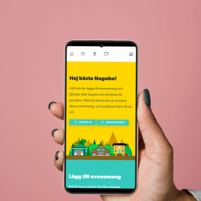 Samsung Galaxy S22 in the hand of a woman web page nagubor.fi