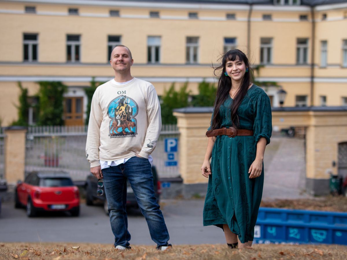 Jennifer and John UUDLY.com